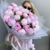 25 нежных пионов с оформлением